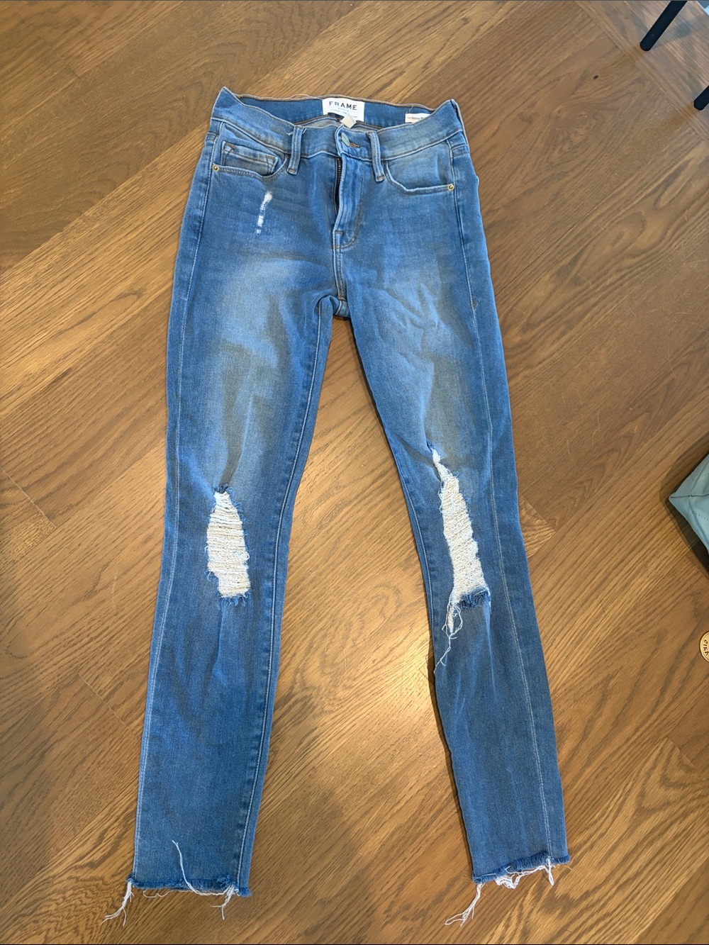 Frame Le Skinny de Jeanne Crop Denim Jeans 24